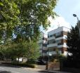 2 Bed Apartment In Viceroy Lodge Central Surbiton Incl Free Parking