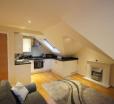 Modern, Cosy Apartment In Bearsden With Private Parking
