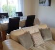Heol Booker 4 Bedroom House By Cardiff Holiday Homes