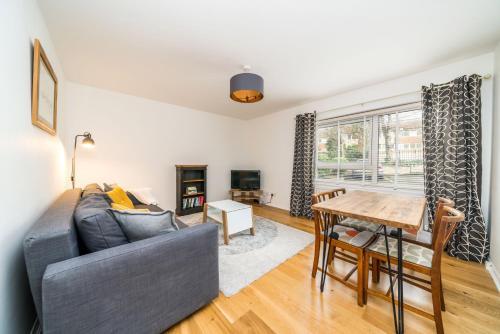 The Champion Hill - Beautiful Apartment With Free Parking, East Dulwich, 