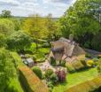 Enchanting 16th Century Thatched Cottage In Large Private Park - The Gildhall