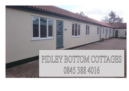 Pidley Bottom Cottages & Shepherd's Huts - Self Catering Apartments - Fully Furnished And Equipp, Ramsey, 