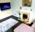 Wirral Home With Netflix, 60in Tv, Superfast Wifi, Parking, Near Lpool