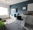 Newly Refurbished Apartment Near Penny Lane, Beatles Sites & L