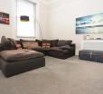 Spacious 2 Bedroom Town Centre Flat In The Heart Of The Triangle