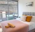 Entire Stylish 2 Bedroom 2 Bath Apartment @ Central London