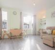 Lovely Barking Apartment, Close To Train Station