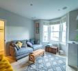Lyme House - Stunning Three Bedroom Property With Free Parking