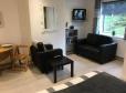 Spacious Ground Floor Studio Flat - Easy Access To Stansted Airport, London And Cambridge