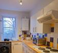 Welcoming And Spacious 2 Bedroom Apartment In Central Bristo Square