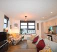Modern 2 Bedroom Flat In The Stylish Paintworks