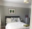 Luxurious Double Bedroom With En-suite, Private Lounge, Continental Breakfast