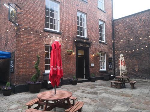 The Commercial Bar & Hotel, Chester, 