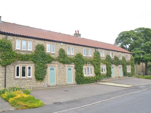 Plawsworth Hall Serviced Cottages And Apartments, Chester le Street, 