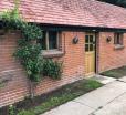 2 Bedroom Cottage On The Orchard Of A Manor House