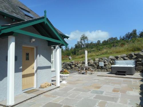 Rose Cottage With Hot Tub Near Glenshee, Perthshire, Kirkmichael, 