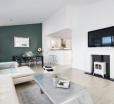 Penthouse Apartment, Sheffield City - With Parking And Balcony