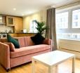 Stylish And Convenient Cambridge City Apartment