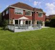 Inviting 7-bed House With Sea Views In Hythe