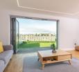 Luxury Balcony Apartment In St Andrews - Parking