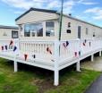 Beautiful 2-bed Caravan In Clacton-on-sea