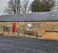 Inviting 2-bed Barn With Hot Tub Near Muirkirk