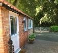 Crossways Self-catering Cottage - Self Contained