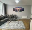 Exquisite 2br Flat Near Central Train Station