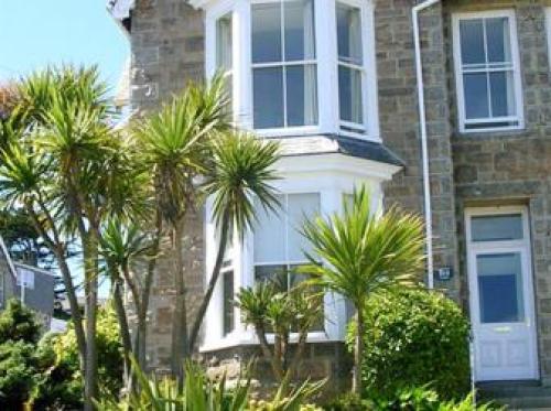 Flat 4, The Penthouse, Pednolver, St Ives, 