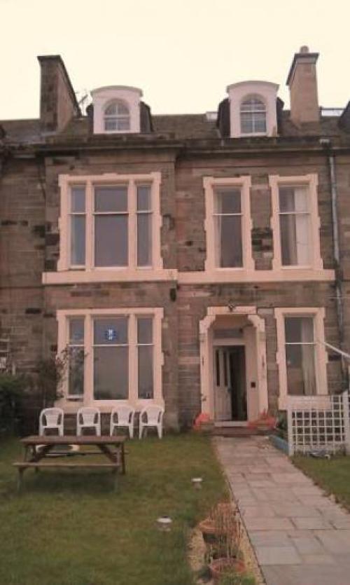 Traditional 2 Bedroom Flat With Views Of Portobello Beach, Musselburgh, 