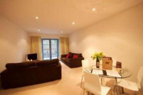 Central Modern Apartment With Parking, Clifton, 