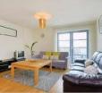 3 Bedroom Apartment In Canary Wharf With Marina Views