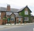 Thomsons Arms Cottages No1 -28041
