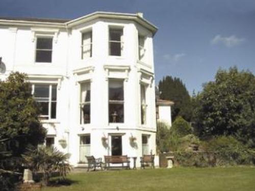 Modern Apartment In Torquay Devon With Private Garden, Cockington, 