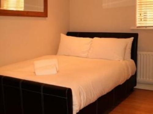 Modern 2 Bed Apartment At Imperial Court, Newbury, , Berkshire