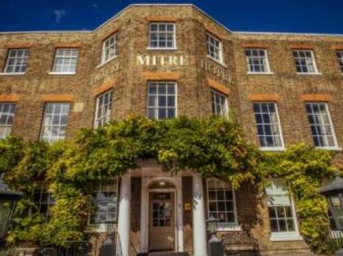 Mitre Hotel, Hampton Court, 