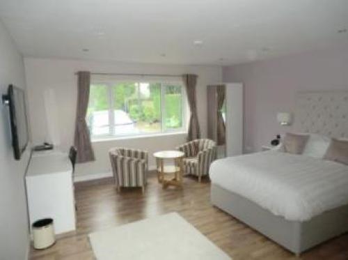 Coombe Dale Accommodation, Bristol Airport, 