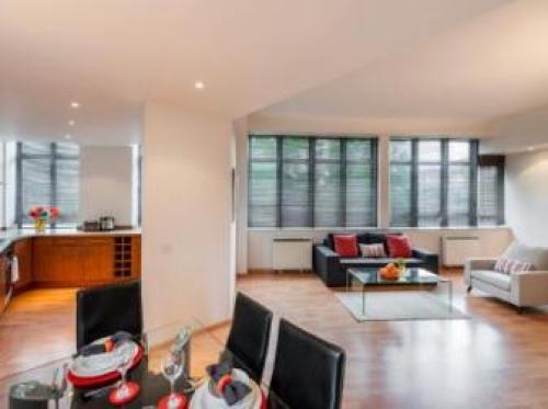 One Bedroom Apartment City Road, , London
