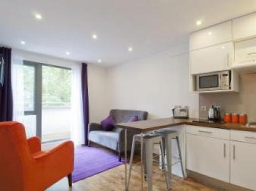 2 Bedroom Apartment Close To Camden Town, , London