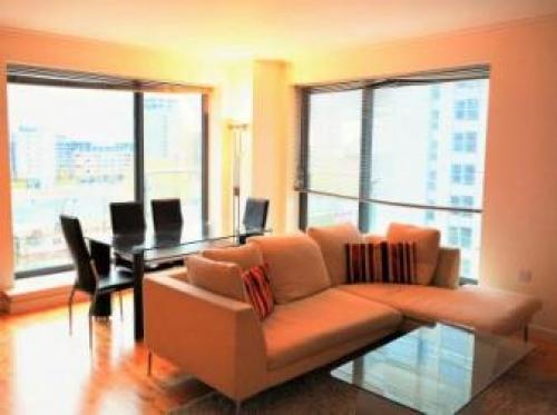 Luxurious 2 Bedrooms, 2 Bathrooms Apartment, Canary Wharf, 