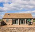 Secluded Romantic Cotswolds Barn - Sleeps 2 To 4 - Near Cirencester - Dog Friendly