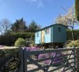 Shepherds Hut In The Hills - Nr. Mold