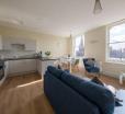 Apartment 5, Isabella House, Aparthotel, By Rentmyhouse