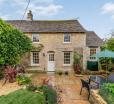 Charming Cotswold Cottage In Fullbrook