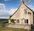 Traditional Cotswold Stone Peaceful Cottage With Stunning Views
