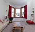 Spacious And Bright Polworth Flat Which Sleeps 4
