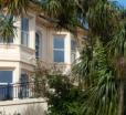 Crofton House Hotel