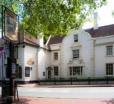 Greyhound Hotel