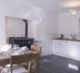 Bronfelin & Troed-y-rhiw Holiday Cottage