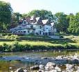 Craig-y-dderwen Riverside Hotel